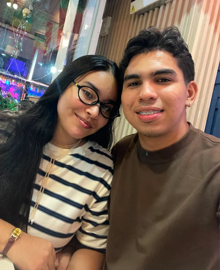 Ellos dos, de noche